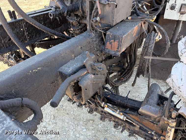 image for item DZ4747 2004 Chevrolet C7500 oil distributor truck