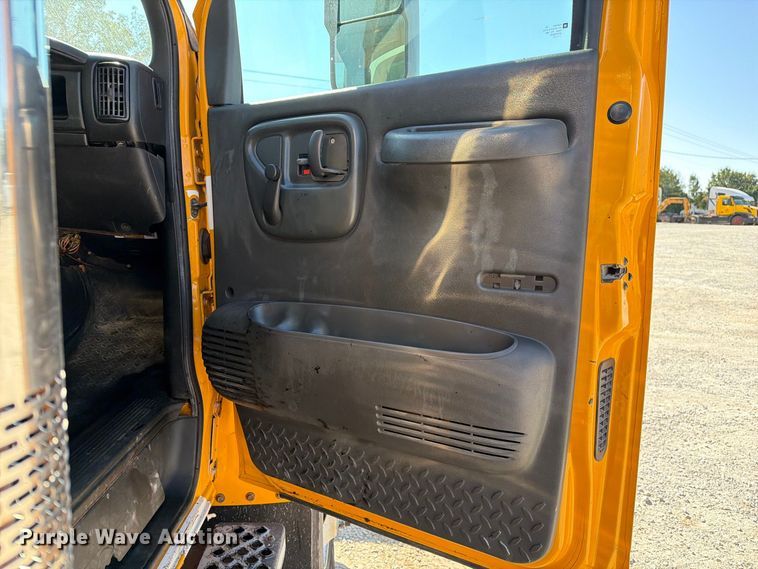 image for item DZ4747 2004 Chevrolet C7500 oil distributor truck