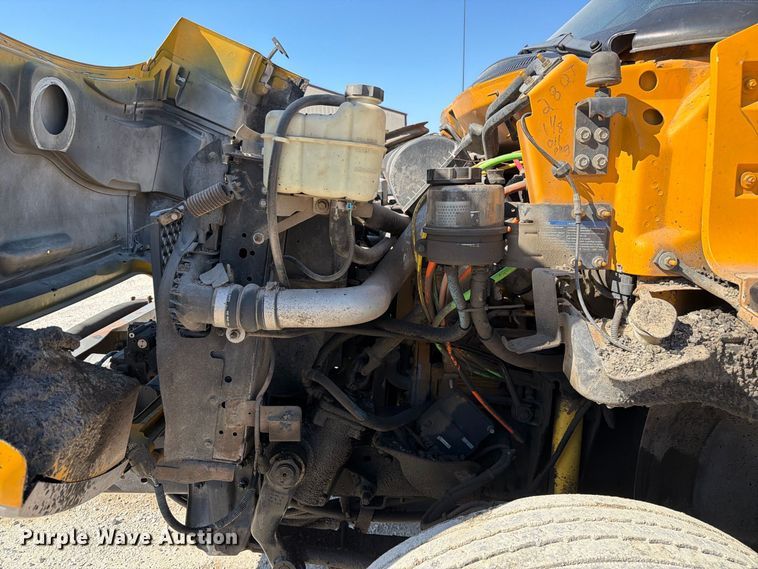 image for item DZ4747 2004 Chevrolet C7500 oil distributor truck