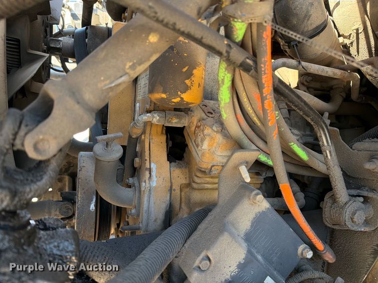 image for item DZ4747 2004 Chevrolet C7500 oil distributor truck