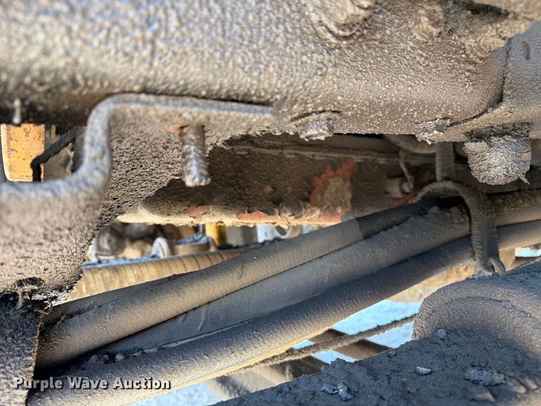 image for item DZ4747 2004 Chevrolet C7500 oil distributor truck