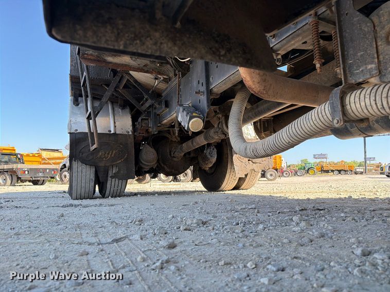 image for item DZ4747 2004 Chevrolet C7500 oil distributor truck