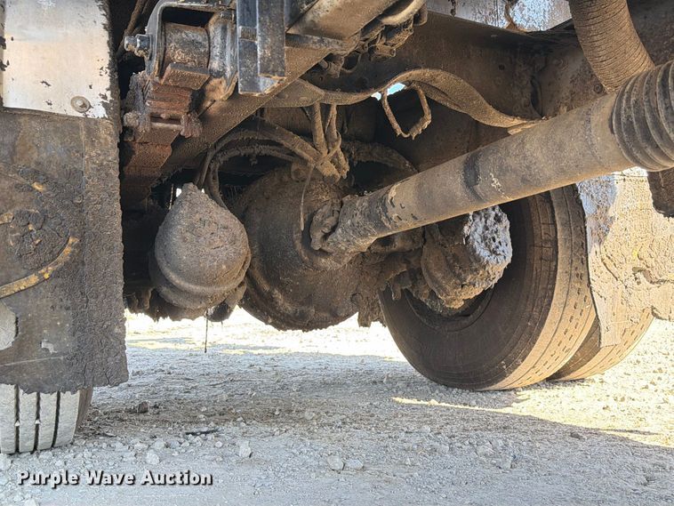 image for item DZ4747 2004 Chevrolet C7500 oil distributor truck