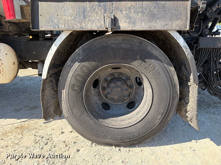 image for item DZ4747 2004 Chevrolet C7500 oil distributor truck