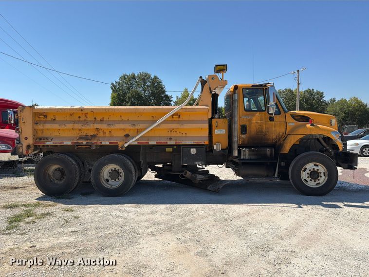 image for item DZ4748 2012 International 7500 dump truck