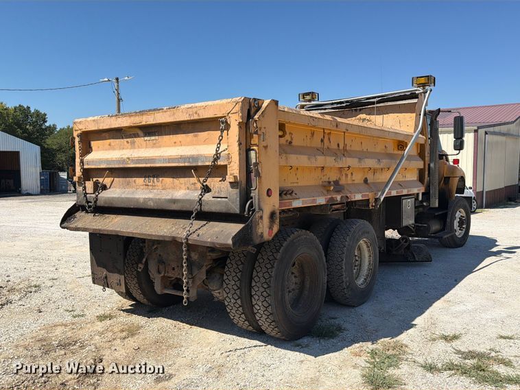 image for item DZ4748 2012 International 7500 dump truck