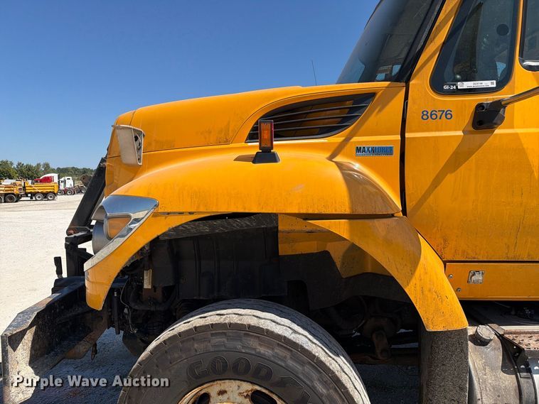 image for item DZ4748 2012 International 7500 dump truck