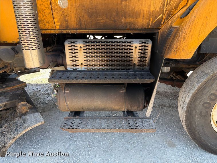image for item DZ4748 2012 International 7500 dump truck