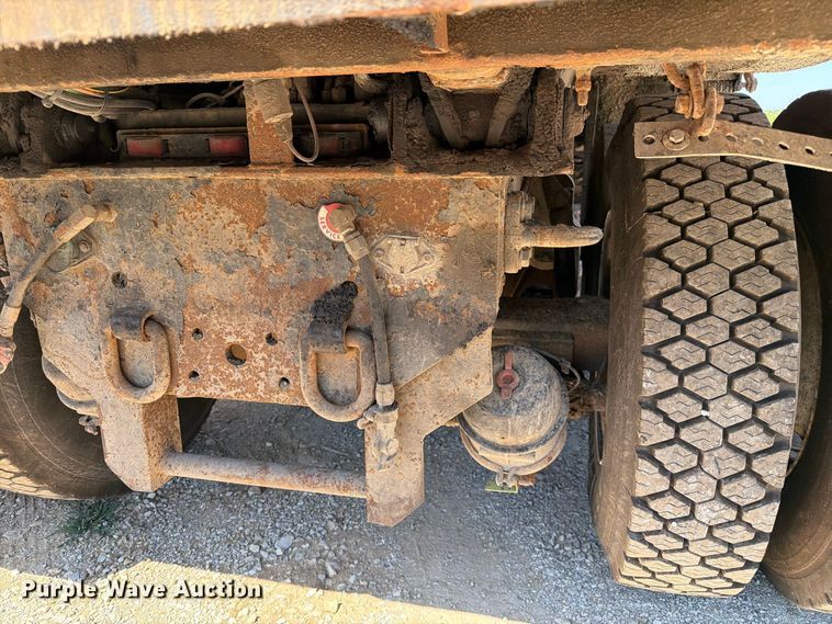 image for item DZ4748 2012 International 7500 dump truck