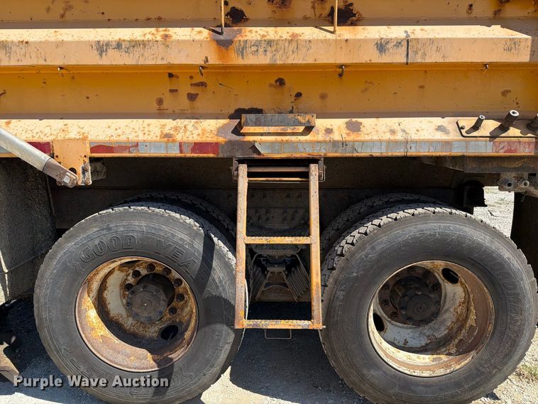 image for item DZ4748 2012 International 7500 dump truck