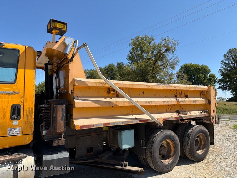 image for item DZ4748 2012 International 7500 dump truck