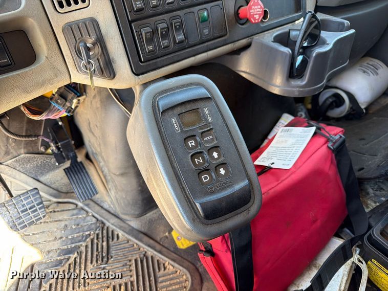 image for item DZ4748 2012 International 7500 dump truck