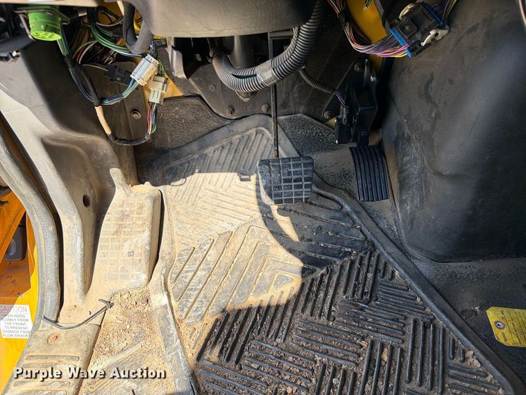 image for item DZ4748 2012 International 7500 dump truck
