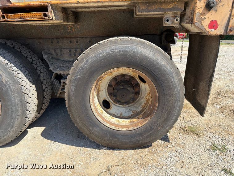 image for item DZ4748 2012 International 7500 dump truck