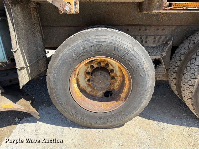 image for item DZ4748 2012 International 7500 dump truck