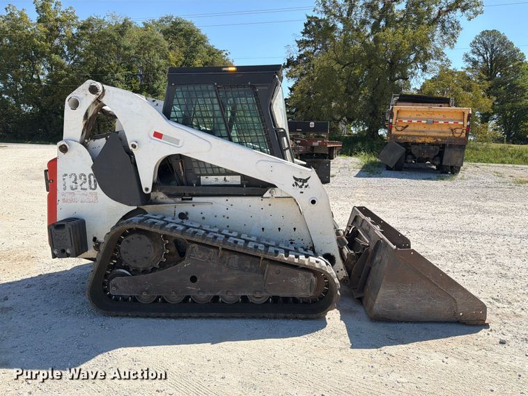 image for item DZ4749 2009 Bobcat T320 tracked skid steer loader