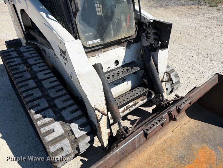 image for item DZ4749 2009 Bobcat T320 tracked skid steer loader