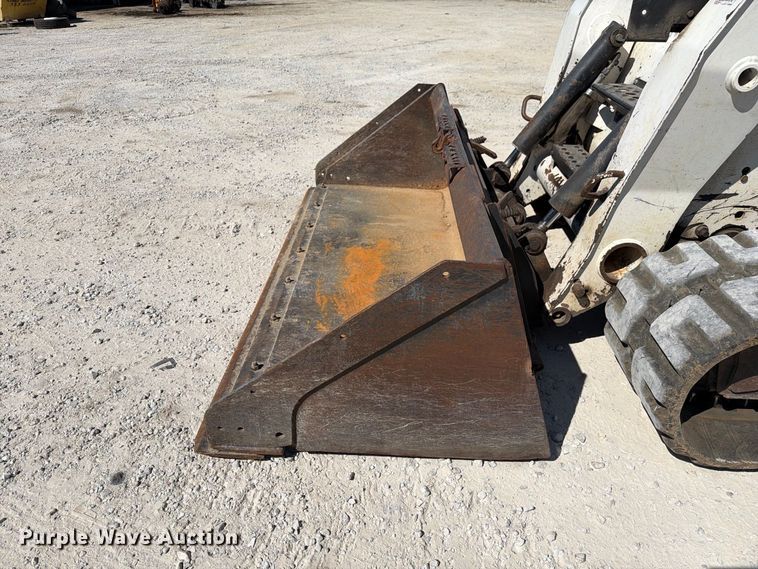 image for item DZ4749 2009 Bobcat T320 tracked skid steer loader