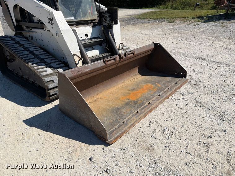 image for item DZ4749 2009 Bobcat T320 tracked skid steer loader