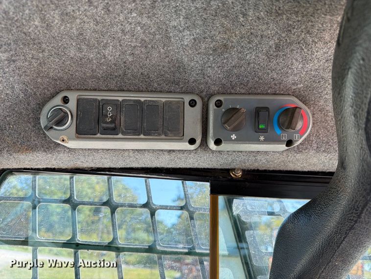 image for item DZ4749 2009 Bobcat T320 tracked skid steer loader