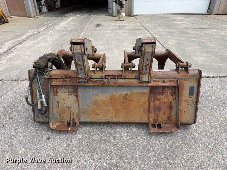 image for item DZ4765 Skid steer grapple bucket