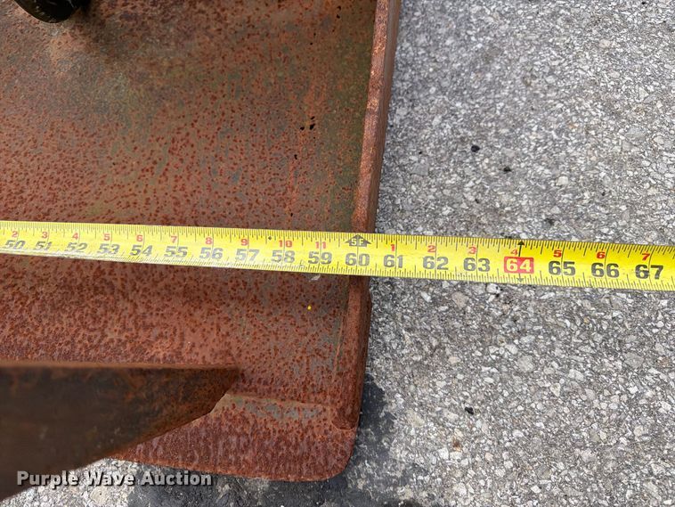 image for item DZ4765 Skid steer grapple bucket