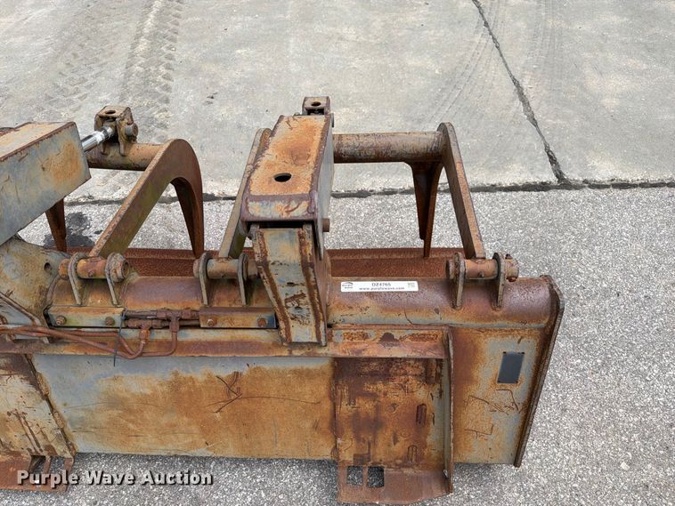 image for item DZ4765 Skid steer grapple bucket