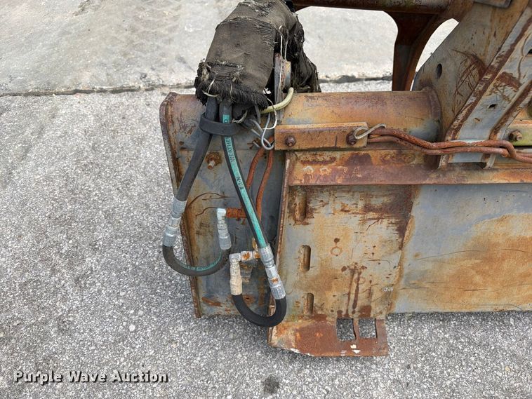 image for item DZ4765 Skid steer grapple bucket