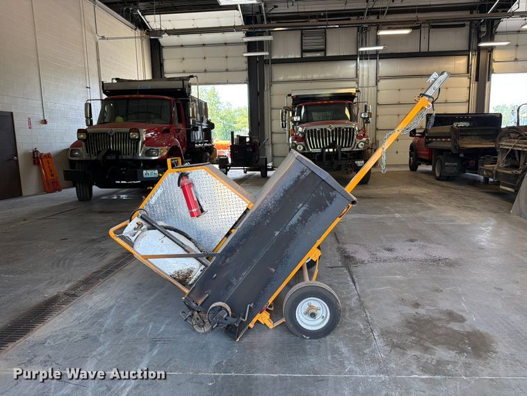 image for item DZ4767 2020 KM International KM 4-40 infrared asphalt heater