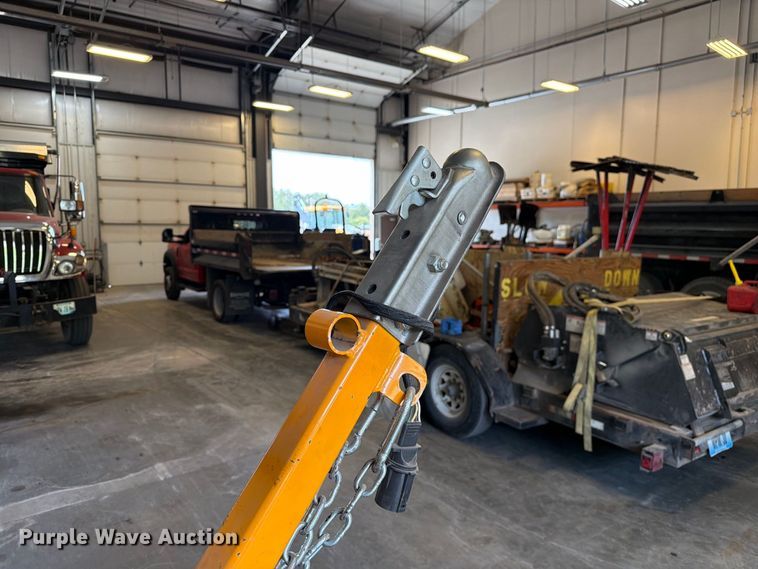 image for item DZ4767 2020 KM International KM 4-40 infrared asphalt heater