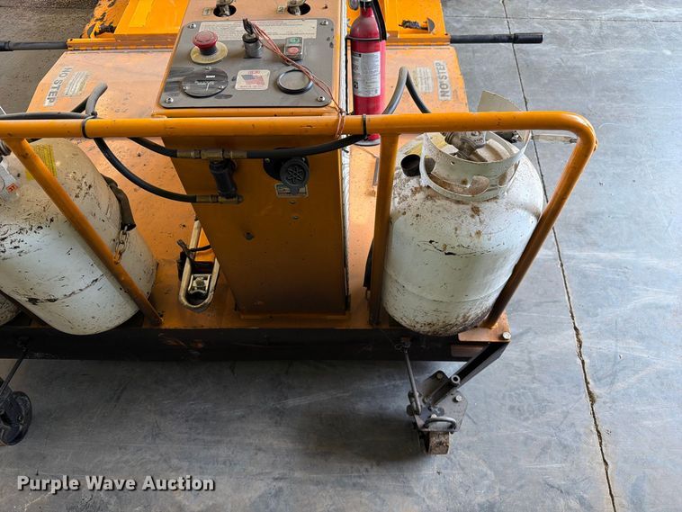 image for item DZ4767 2020 KM International KM 4-40 infrared asphalt heater