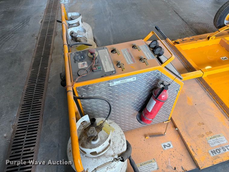 image for item DZ4767 2020 KM International KM 4-40 infrared asphalt heater