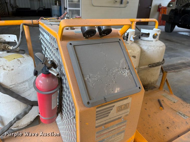 image for item DZ4767 2020 KM International KM 4-40 infrared asphalt heater
