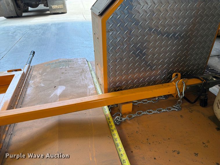 image for item DZ4767 2020 KM International KM 4-40 infrared asphalt heater