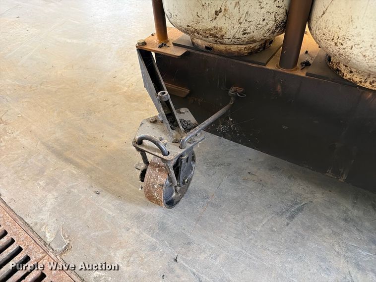 image for item DZ4767 2020 KM International KM 4-40 infrared asphalt heater