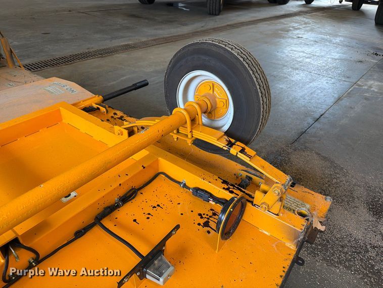 image for item DZ4767 2020 KM International KM 4-40 infrared asphalt heater