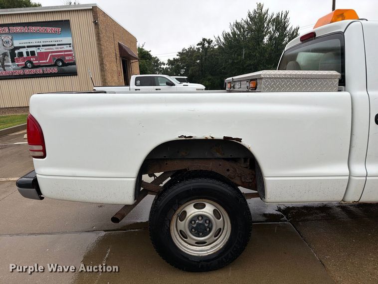 image for item DZ4773 2001 Dodge Dakota pickup truck