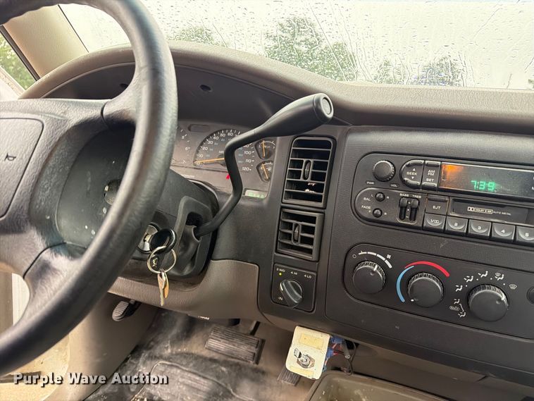 image for item DZ4773 2001 Dodge Dakota pickup truck