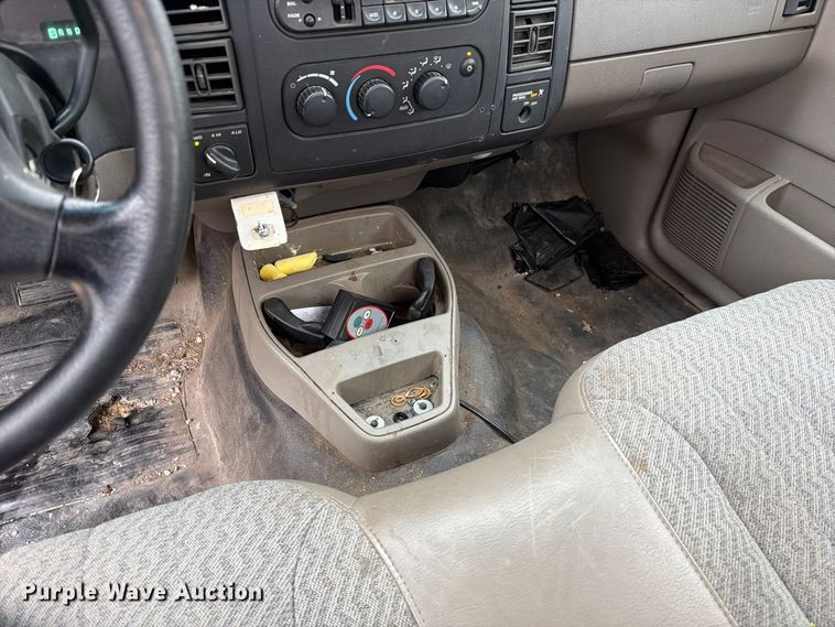 image for item DZ4773 2001 Dodge Dakota pickup truck