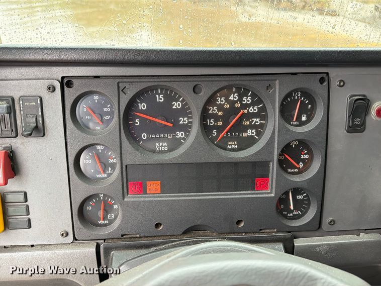 image for item DZ4774 2000 Freightliner American Lafrance pumper fire truck