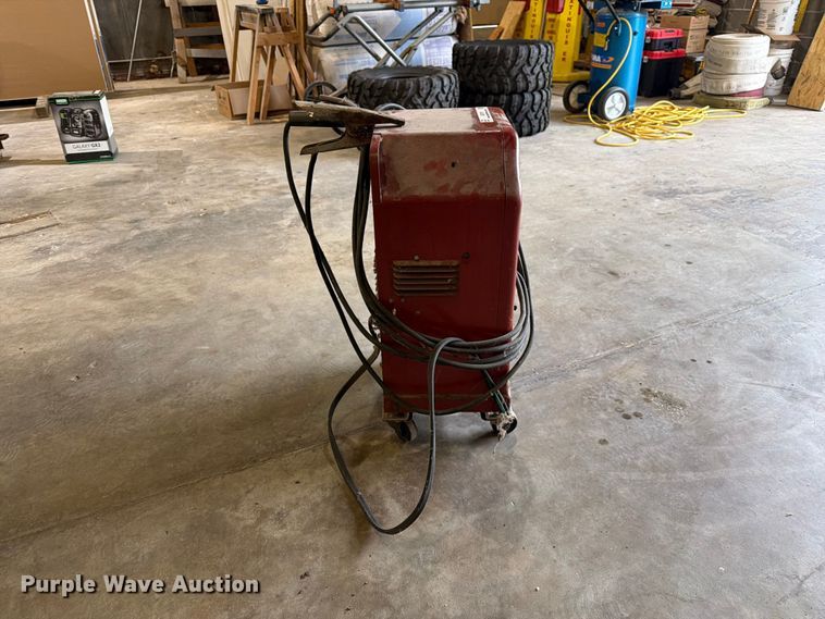 image for item DZ4776 Lincoln Electric AC-225-S welder