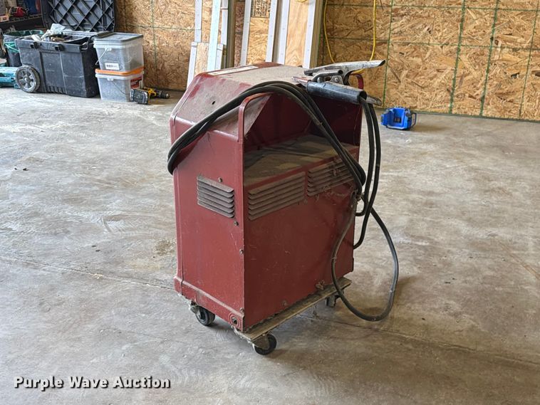 image for item DZ4776 Lincoln Electric AC-225-S welder