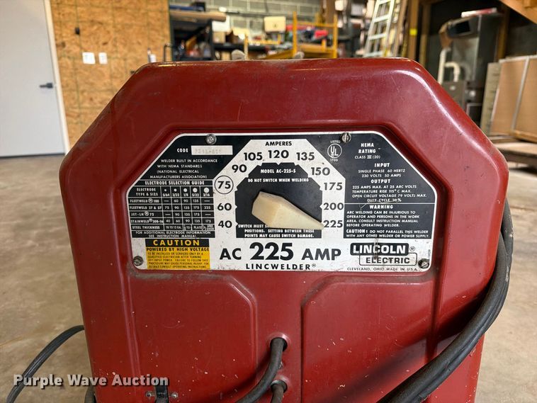 image for item DZ4776 Lincoln Electric AC-225-S welder