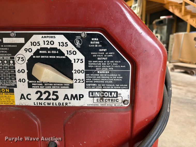image for item DZ4776 Lincoln Electric AC-225-S welder