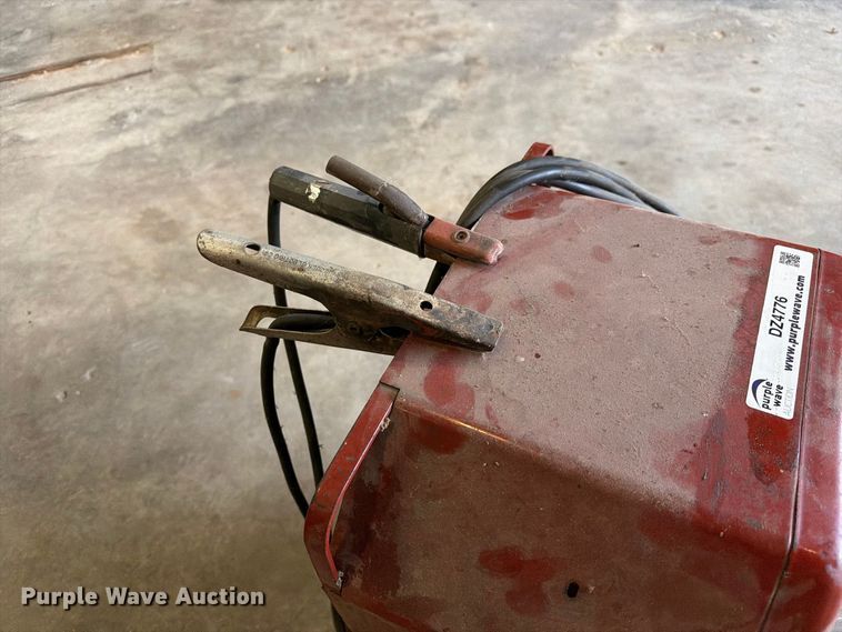 image for item DZ4776 Lincoln Electric AC-225-S welder