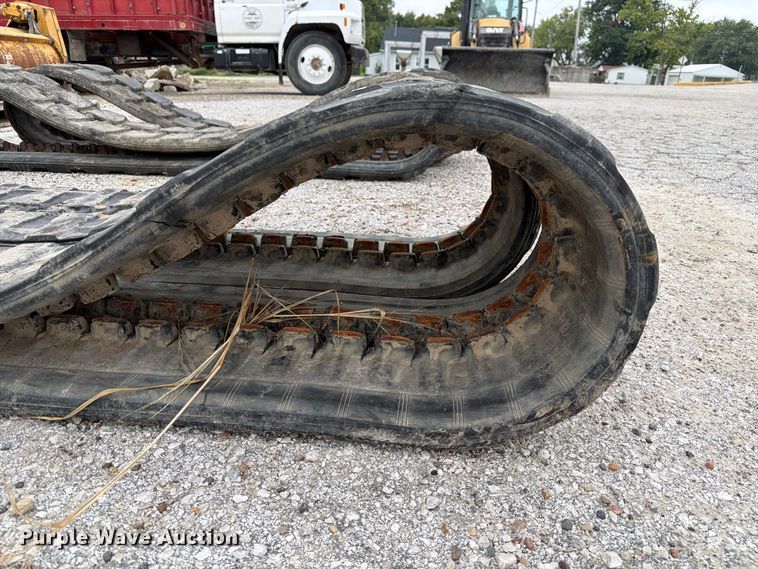 image for item DZ4876 Mini excavator tracks