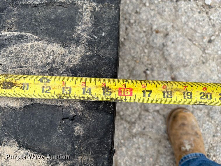 image for item DZ4876 Mini excavator tracks