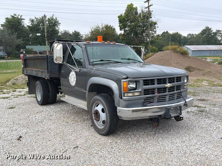 image for item DZ4879 1999 Chevrolet C3500 HD dump bed pickup truck