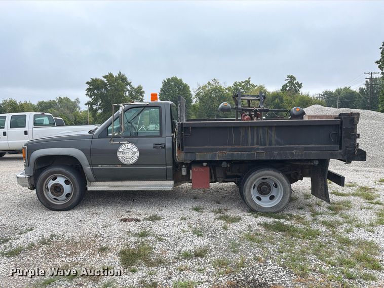 image for item DZ4879 1999 Chevrolet C3500 HD dump bed pickup truck
