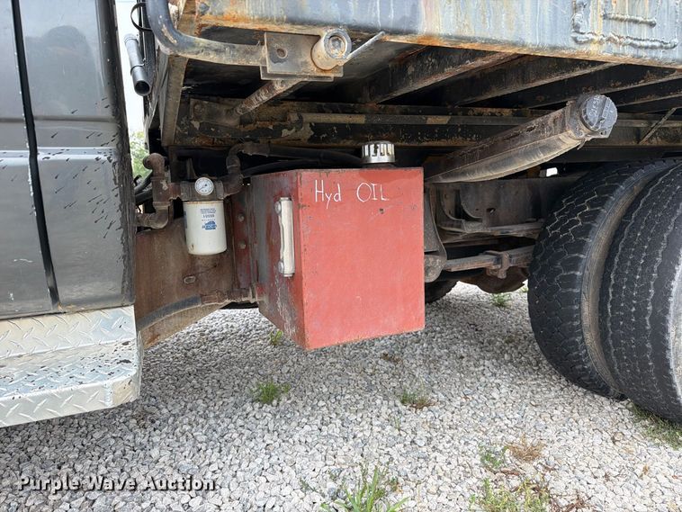 image for item DZ4879 1999 Chevrolet C3500 HD dump bed pickup truck
